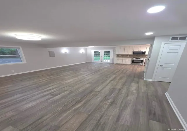 Photo 3 of Single family home for sale at 2564 Mueller Rd, Lake Orion, MI 48359 | MLS# 20261062142 | Listing updated on 2026-09-03