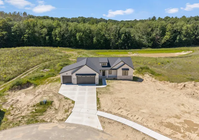 Photo 2 of Single family home for sale at 3266 Stonehill Ct, Wayland Township Allegan, MI 49348 | MLS# 65026041088 | Listing updated on 2026-08-25