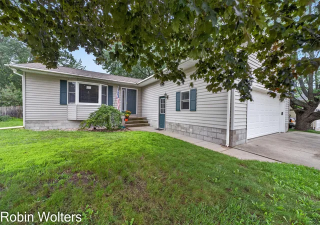 Photo 1 of Sale Pending at 1969 Francis Ave, Muskegon, MI 49442 | MLS# 71026041091 | Listing updated on 2026-09-17