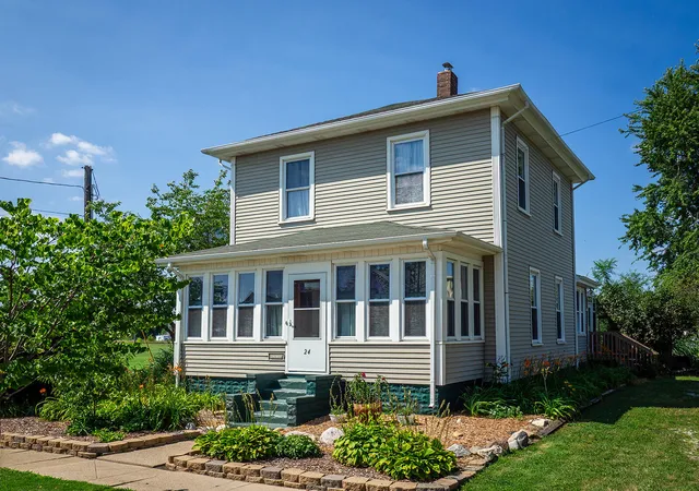 Photo 1 of Single family home for sale at 24 W Linden St, Three Oaks, MI 49128 | MLS# 69026041093 | Listing updated on 2026-09-22