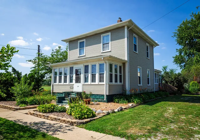 Photo 2 of Single family home for sale at 24 W Linden St, Three Oaks, MI 49128 | MLS# 69026041093 | Listing updated on 2026-09-22