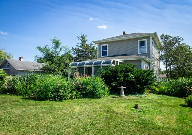 Photo 4 of Single family home for sale at 24 W Linden St, Three Oaks, MI 49128 | MLS# 69026041093 | Listing updated on 2026-09-22