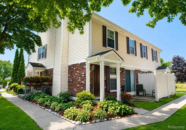 Photo 1 of Sale Pending at 7666 Woodview Dr, Waterford, MI 48327 | MLS# 20261062156 | Listing updated on 2026-08-24