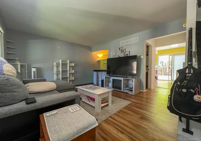 Photo 3 of Condo for sale at 31672 Bear Crk Blvd, Warren, MI 48093 | MLS# 58050217669 | Listing updated on 2026-08-06