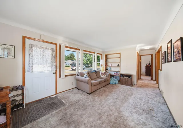 Photo 3 of Single family home for sale at 121 Lincoln St, Morenci, MI 49256 | MLS# 56050217670 | Listing updated on 2026-08-06
