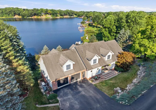 Photo 4 of Single family home for sale at 3686 E Lake Dr, Metamora, MI 48455 | MLS# 58050217672 | Listing updated on 2026-09-17