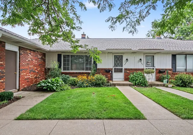 Listing Photo 2 - Condo for sale in building located at 8469 Elkwood Dr SW, Byron Center, MI 49315