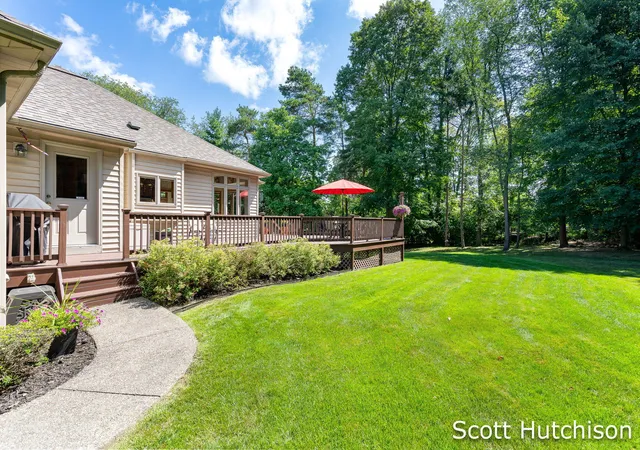 60th image of 112 Stonehenge Dr Sw, Grandville, MI 49418 | MLS# 65026041098