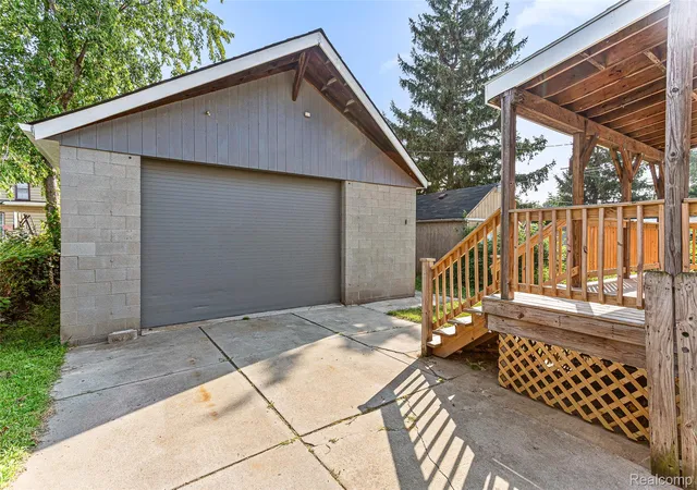 Photo 4 of Single family home for sale at 107 Elm St, River Rouge, MI 48218 | MLS# 20261062171 | Listing updated on 2026-08-27