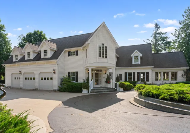 Photo 2 of Mansion for sale at 575 S Lake Huron Shore Dr Rd, Harrisville, MI 48740 | MLS# 81026041103 | Listing updated on 2026-08-08