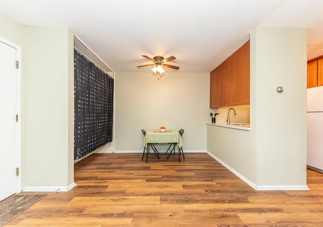 Listing Photo 4 - Condo for sale in building located at 2317 Packard St, Ann Arbor, MI 48104 - Unit #B104