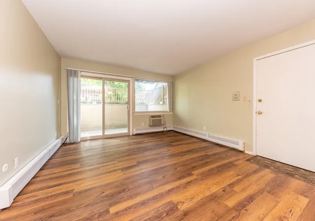 Listing Photo 5 - Condo for sale in building located at 2317 Packard St, Ann Arbor, MI 48104 - Unit #B104