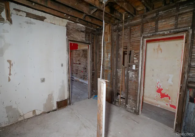 Listing Photo 2 - Condo for sale in building located at 9810 Chenlot St, Detroit, MI 48204 - Unit #