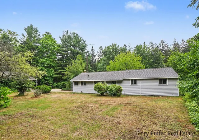 35th image of 2325 Judson Rd, Spring Lake, MI 49456 | MLS# 71026041115