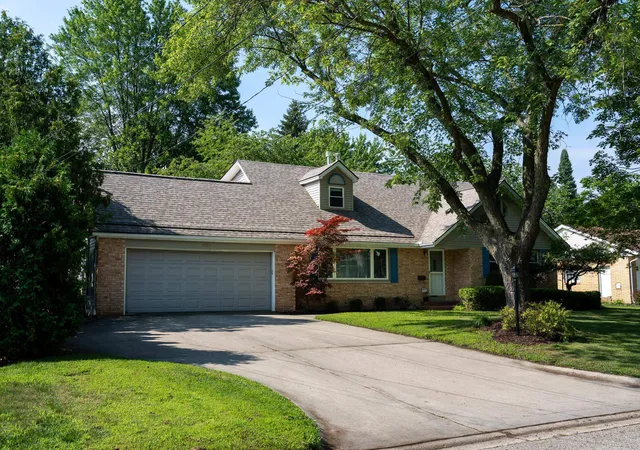 2nd image of 1320 E Chippewa St, Mount Pleasant, MI 48858 | MLS# 79080072045