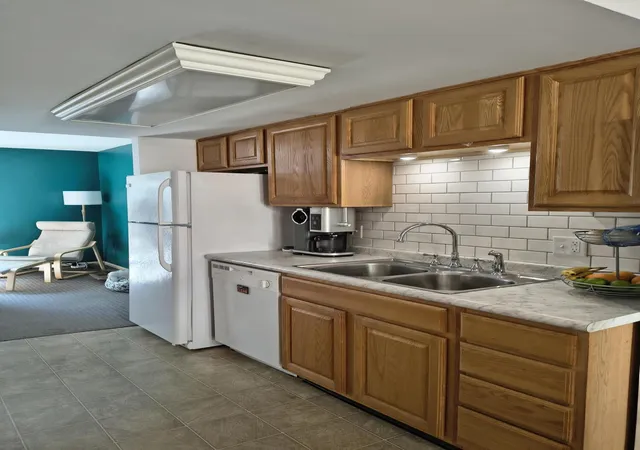 Listing Photo 4 - Condo for sale in building located at 2714 Birchcrest Dr SE, Grand Rapids, MI 49506