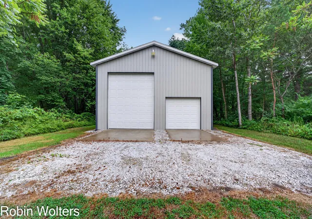 Photo 3 of Single family home for sale at 1120 S Ml Iron Rd, Muskegon, MI 49442 | MLS# 71026041127 | Listing updated on 2026-09-05