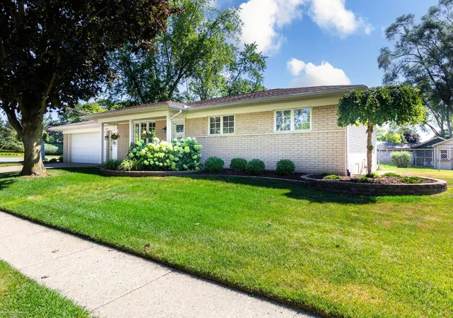 Photo 2 of Single family home for sale at 48872 Rex St, Shelby Township, MI 48317 | MLS# 58050217698 | Listing updated on 2026-08-07