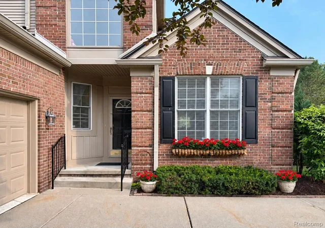 Photo 3 of Condo for sale at 1627 Boulder Ct, Rochester City Oakland, MI 48306 | MLS# 20261062195 | Listing updated on 2026-09-12
