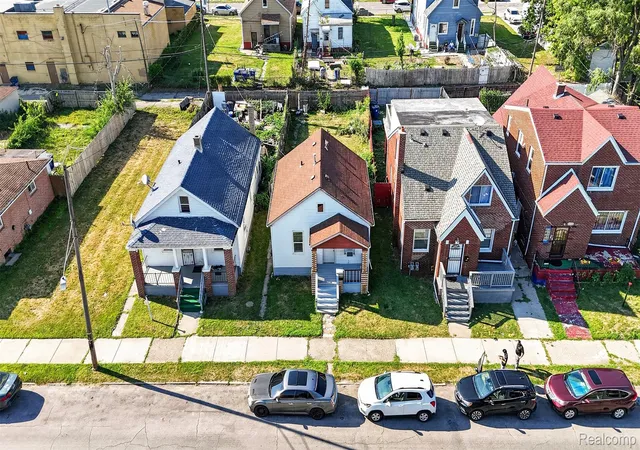 Photo 1 of Single family home for sale at 5105 Yemans St, Hamtramck, MI 48212 | MLS# 20261062192 | Listing updated on 2026-09-06