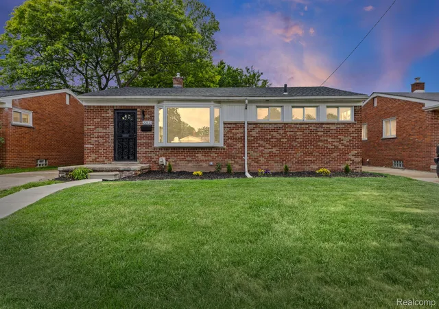 Photo 2 of Single family home for sale at 22121 Whitmore St, Oak Park, MI 48237 | MLS# 20261062196 | Listing updated on 2026-09-06