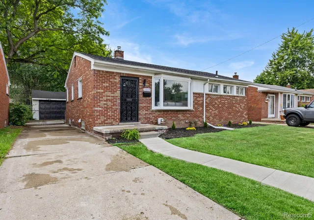 Photo 3 of Single family home for sale at 22121 Whitmore St, Oak Park, MI 48237 | MLS# 20261062196 | Listing updated on 2026-09-06