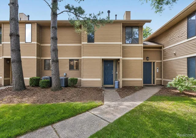 Photo 3 of Condo for sale at 175 Briarcrest Dr #102, Ann Arbor, MI 48104 | MLS# 20261062200 | Listing updated on 2026-08-30