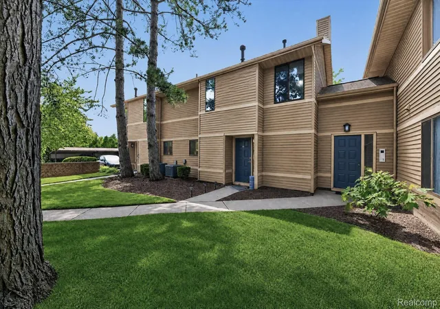 Photo 3 of Condo for sale at 175 Briarcrest Dr #102, Ann Arbor, MI 48104 | MLS# 20261062200 | Listing updated on 2026-08-30
