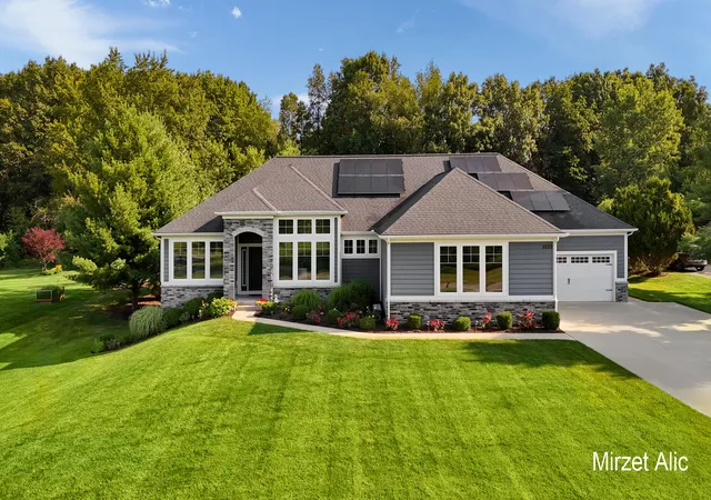 Photo 2 of Single family home for sale at 5220 Cyn River Dr Ne, Ada, MI 49301 | MLS# 65026041155 | Listing updated on 2026-09-12