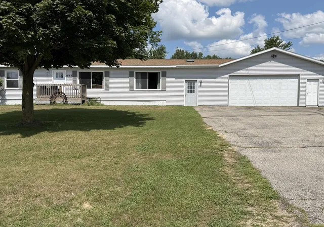 1st image of 275 W 136th St, Grant, MI 49327 | MLS# 65026041168