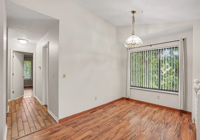 Listing Photo 5 - Condo for sale in building located at 2376 Strathmore St, Kalamazoo, MI 49009