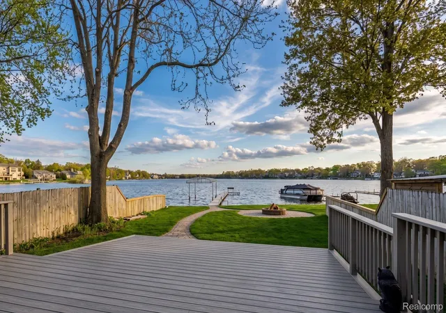 Photo 2 of Single family home for sale at 3506 Union Lake Rd, Commerce Township, MI 48382 | MLS# 20261062218 | Listing updated on 2026-08-11