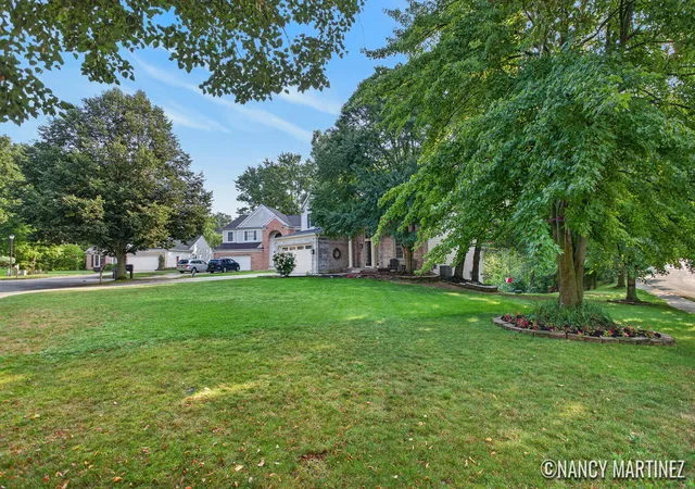 Photo 3 of Single family home for sale at 2554 Woodcreek Ct SE, Grand Rapids, MI 49546 | MLS# 65026041170 | Listing updated on 2026-09-09