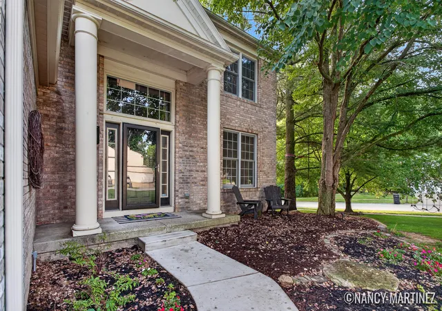 Photo 4 of Single family home for sale at 2554 Woodcreek Ct SE, Grand Rapids, MI 49546 | MLS# 65026041170 | Listing updated on 2026-09-09
