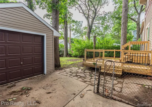 Photo 4 of Single family home for sale at 735 Withington St, Ferndale, MI 48220 | MLS# 20261062221 | Listing updated on 2026-10-27