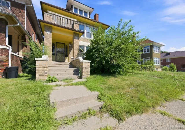 Listing Photo 4 - Condo for sale in building located at 2288 Hazelwood St, Detroit, MI 48206