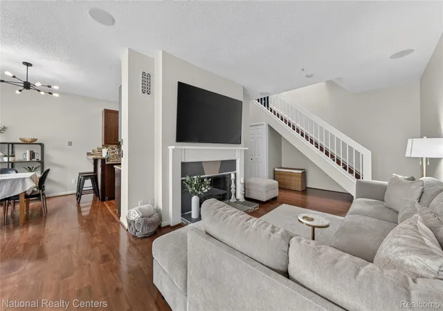4th image of 49667 Draper Cir, Plymouth, MI 48170