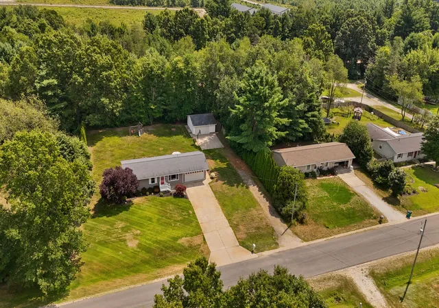 Photo 3 of Single family home for sale at 2698 Hamilton Rd, Muskegon, MI 49445 | MLS# 65026041174 | Listing updated on 2026-09-14