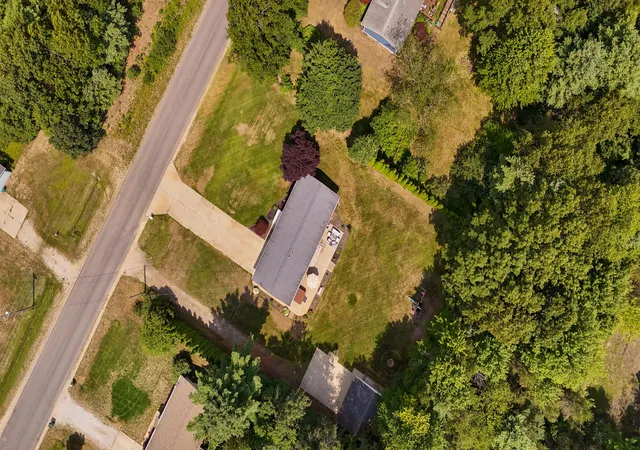 Photo 3 of Single family home for sale at 2698 Hamilton Rd, Muskegon, MI 49445 | MLS# 65026041174 | Listing updated on 2026-09-14