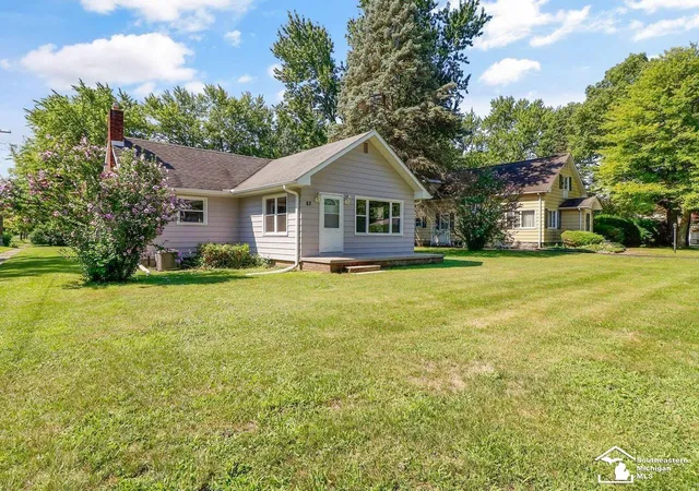 Photo 1 of Sale Pending at 82 E Chestnut St, Petersburg, MI 49270 | MLS# 57050217716 | Listing updated on 2026-08-19