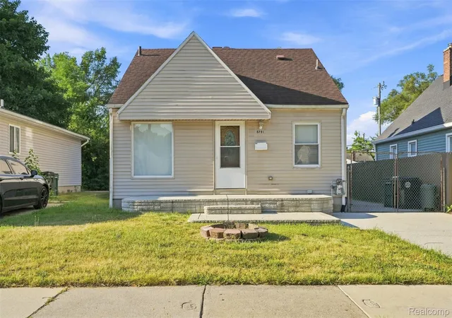 2nd image of 8781 Albany St, Oak Park, MI 48237 | MLS# 20261062238
