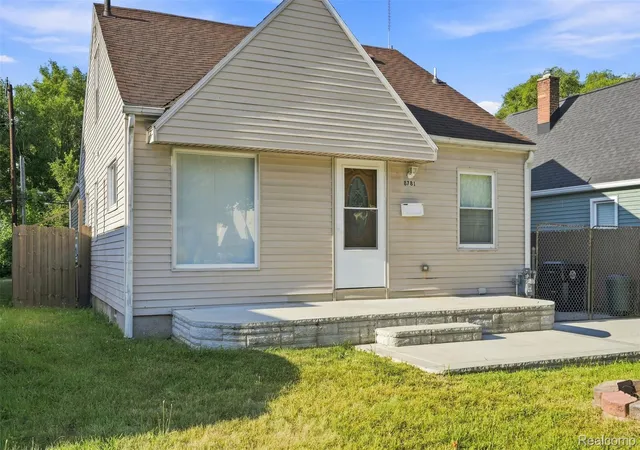 3rd image of 8781 Albany St, Oak Park, MI 48237 | MLS# 20261062238