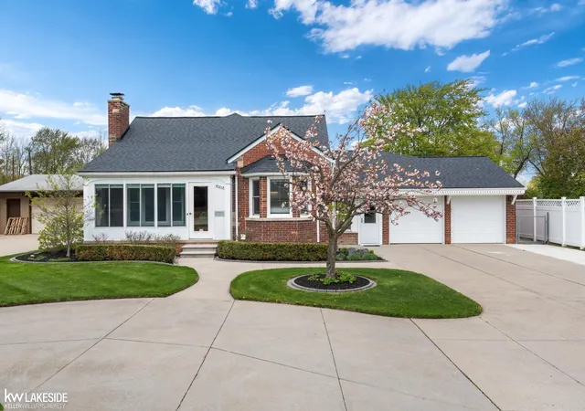 Photo 1 of Single family home for sale at 21215 E 11 Mile Rd, Saint Clair Shores, MI 48081 | MLS# 58050217721 | Listing updated on 2026-08-28