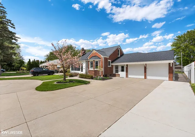 Photo 2 of Single family home for sale at 21215 E 11 Mile Rd, Saint Clair Shores, MI 48081 | MLS# 58050217721 | Listing updated on 2026-08-28