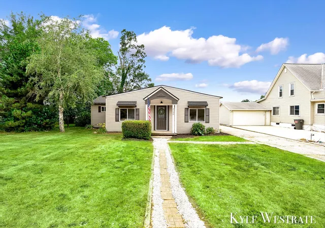 Photo 4 of Single family home for sale at 2190 68th Street, Fennville, MI 49408 | MLS# 65026041186 | Listing updated on 2026-09-14