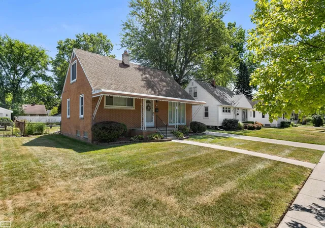 Photo 3 of Single family home for sale at 345 Gargantua Ave, Clawson, MI 48017 | MLS# 58050217723 | Listing updated on 2026-08-07