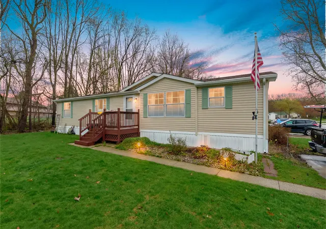 Photo 1 of Sale Pending at 3470 W Wembley Ln #8, Kalamazoo, MI 49009 | MLS# 66026041195 | Listing updated on 2026-09-17