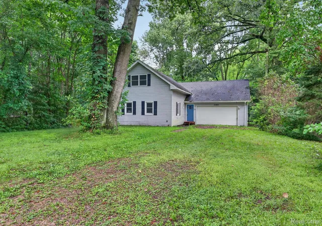 Photo 3 of Single family home for sale at 33807 Chipper Dr, Colon, MI 49040 | MLS# 20261062249 | Listing updated on 2026-08-24