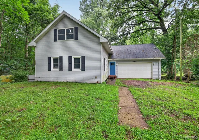 Photo 3 of Single family home for sale at 33807 Chipper Dr, Colon, MI 49040 | MLS# 20261062249 | Listing updated on 2026-08-24