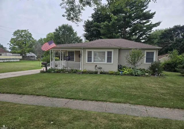 Photo 1 of Sale Pending at 323 Mary St, Yale, MI 48097 | MLS# 58050217728 | Listing updated on 2026-08-18